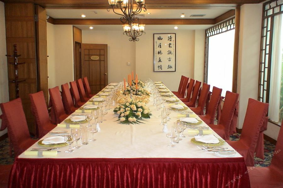 Yunnan Dianchi Garden Resort Hotel & Spa Куньмин Экстерьер фото